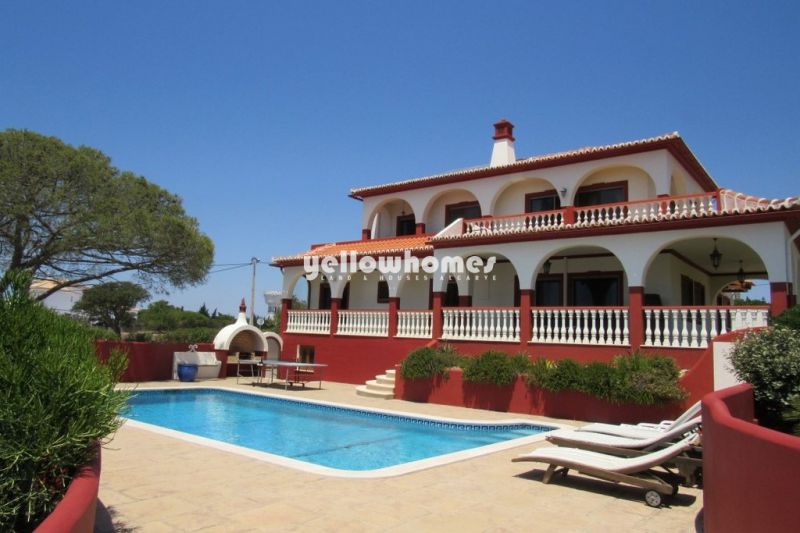 Stunning 5-bed villa with fabulous panoramic sea-views near Carvoeiro